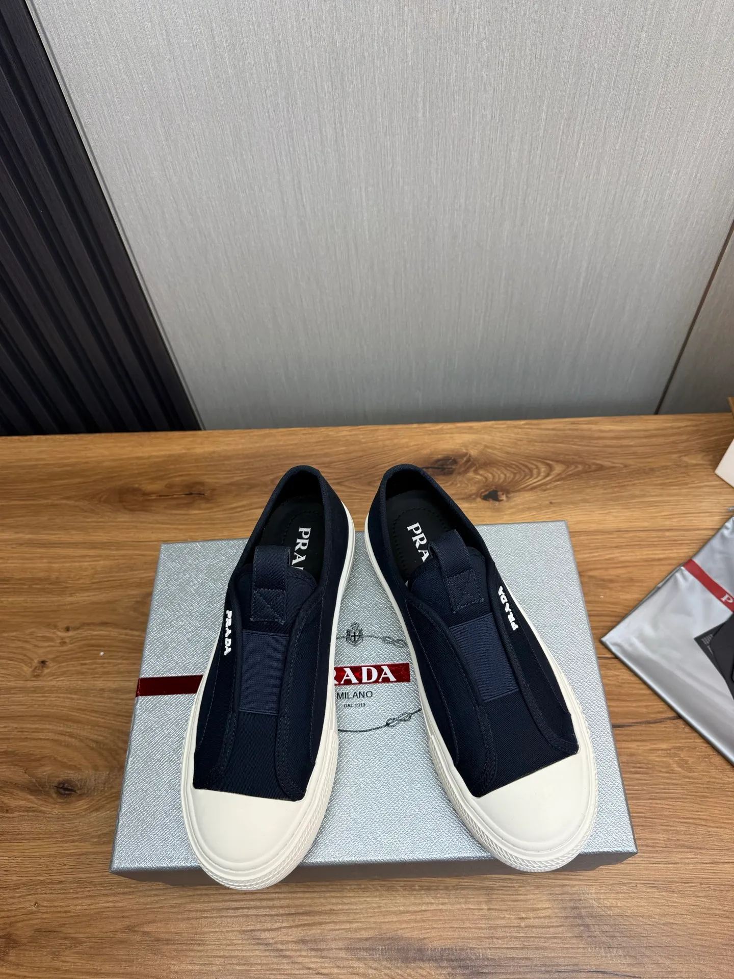 Men's shoes 560💰 [PRADA] Popular canvas shoes in the men's shoe counter, synchronized with the official website, 1 high-quality shipment ✔️Original canvas + cowhide lining, 1🆚1 replica, original sole, 38-45 (45 customized, non-refundable)